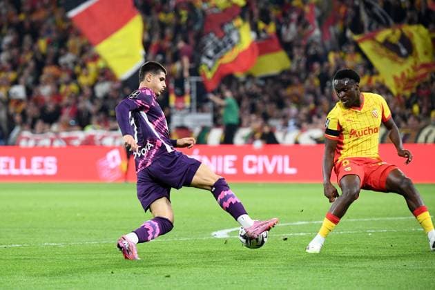 RC Lens v LOSC Lille - Ligue 1 McDonald s 2025 2026 07 Matias Fernandez PARDO (losc) during the Ligue 1 McDonald s match between Lens and Lille at Stade Bollaert-Delelis on September 20, 2025 in Lens, France. Lens France  Copyright: xFEPx 776348137