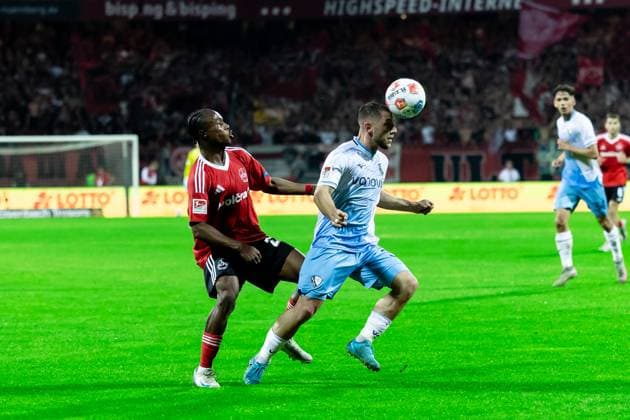 Fussball, Saison 2025 2026, 2. Bundesliga, Max Morlock Stadion, 6. Spieltag, 1. FC Nürnberg - VfL Bochum, 20.09.2025 20.09.2025, Fussball, Saison 2025 2026, 2. Bundesliga, Max Morlock Stadion, 6. Spieltag, 1. FC Nürnberg - VfL Bochum, v.l. 23 Mohamed Ali Zoma (1. FC Nürnberg), 32 Maximilian Wittek (VfL Bochum) Foto: Lucca Fundel Nürnberg Max Morlock Stadion Bayern Deutschland