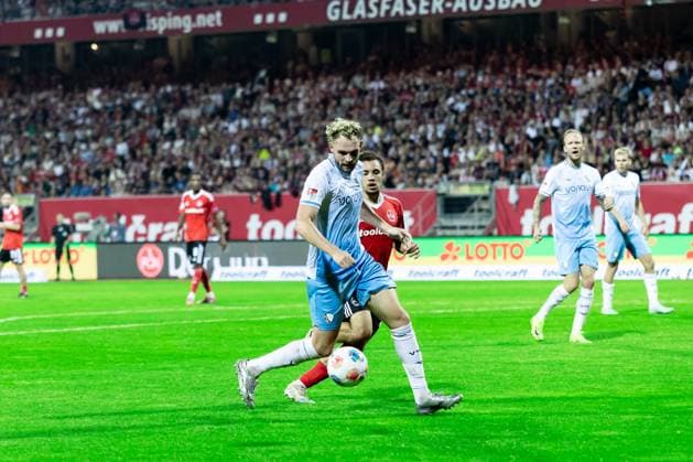 Fussball, Saison 2025 2026, 2. Bundesliga, Max Morlock Stadion, 6. Spieltag, 1. FC Nürnberg - VfL Bochum, 20.09.2025 20.09.2025, Fussball, Saison 2025 2026, 2. Bundesliga, Max Morlock Stadion, 6. Spieltag, 1. FC Nürnberg - VfL Bochum, 3 Philipp Strompf (VfL Bochum) Foto: Lucca Fundel Nürnberg Max Morlock Stadion Bayern Deutschland