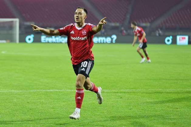 Julian Justvan, FCN, nach dem 1:0 im Hinrundenspiel der Saison 2025 2026 zwischen dem 1. FC Nürnberg und dem Vfl Bochum (2:1) in Nürnberg; 20 09 2025 -