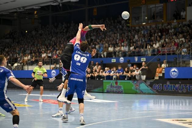 Tillman Leu (99; ThSV Eisenach) und 99; HSG Wetzlar kämpfen um den Ball DAIKIN Handball: ThSV-Eisenach gegen HSG Wetzlar 20.09.2025 Copyright: xJoshuaxHildebrandtx