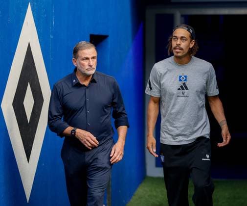 Sportchef Stefan Kuntz Yussuf Poulsen ( HSV ) Deutschland , Hamburg , Volksparkstadion , Fussball , 1. Bundesliga , Hamburger SV - 1 FC Heidenheim