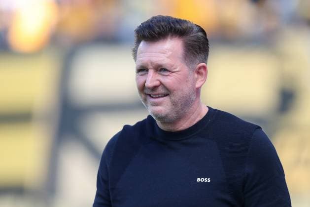 21.09.2025, xtgx, Fussball 2. Bundesliga, SG Dynamo Dresden - Hannover 96 emspor, v.l. Christian Titz (Hannover, Trainer) Portrait, Portraet, Einzelbild (DFL DFB REGULATIONS PROHIBIT ANY USE OF PHOTOGRAPHS as IMAGE SEQUENCES and or QUASI-VIDEO) Dresden
