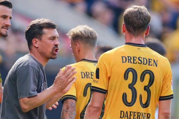 Trainer Thomas Stamm (Dynamo Dresden) und Christoph Daferner (Dynamo Dresden) unterhalten sich, 2. Bundesliga, Dynamo Dresden v Hannover 96, Rudolf-Harbig-Stadion am 21. September 2025 in Dresden, Deutschland. (Foto von Marco Steinbrenner DeFodi Images) Trainer Thomas Stamm (Dynamo Dresden) und Christoph Daferner (Dynamo Dresden) talk together, 2. Bundesliga, Dynamo Dresden v Hannover 96, Rudolf-Harbig-Stadion, September 21, 2025 in Dresden, Germany. (Photo by Marco Steinbrenner DeFodi Images) Coach Thomas Stamm Dynamo Dresden and Christoph Daferner Dynamo Dresden talk together, 2 Bundesliga, Dynamo Dresden v Hannover 96, Rudolf Harbig Stadion on September 21, 2025 in Dresden, Germany Photo by Marco Steinbrenner DeFodi Images Coach Thomas Stamm Dynamo Dresden and Christoph Daferner Dynamo Dresden talk together, 2 Bundesliga, Dynamo Dresden v Hannover 96, Rudolf Harbig Stadion, September 21, 2025 in Dresden, Germany Photo by Marco Steinbrenner DeFodi Images