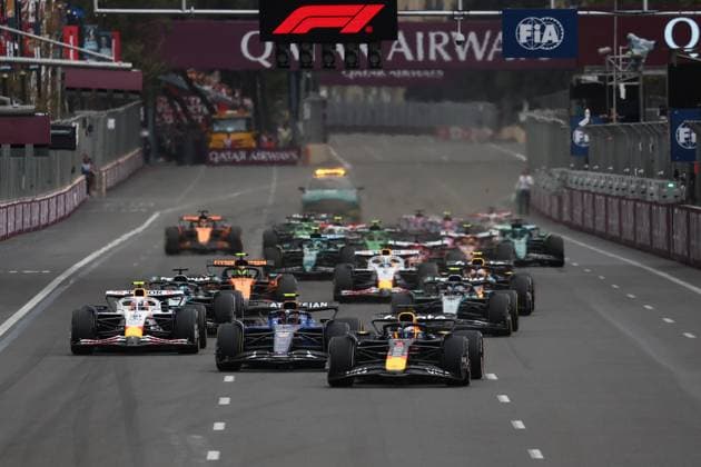 F1 Grand Prix Of Azerbaijan 2025 Start of the Formula 1 Grand Prix of Azerbaijan at Baku City Circuit in Baku, Azerbaijan on September 21, 2025. Baku Azerbaijan  Copyright: xJakubxPorzyckix originalFilename:porzycki-f1grandp250921_npj4M.jpg