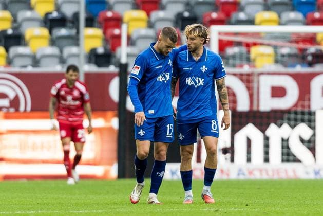 2. Fussball Bundesliga; Fortuna Düsseldorf 1895 - SV Darmstadt 98; 21.09.2025 Jubel nach dem 0:2 durch Fabian Nürnberger (SV Darmstadt 98, 15), Tor, Torjubel 2. Fussball Bundesliga, Fortuna Düsseldorf 1895 - SV Darmstadt 98 Düsseldorf, Merkur Spiel-Arena am 21.09.2025 DFL REGULATIONS PROHIBIT ANY USE OF PHOTOGRAPHS AS IMAGE SEQUENCES AND OR QUASI-VIDEO.