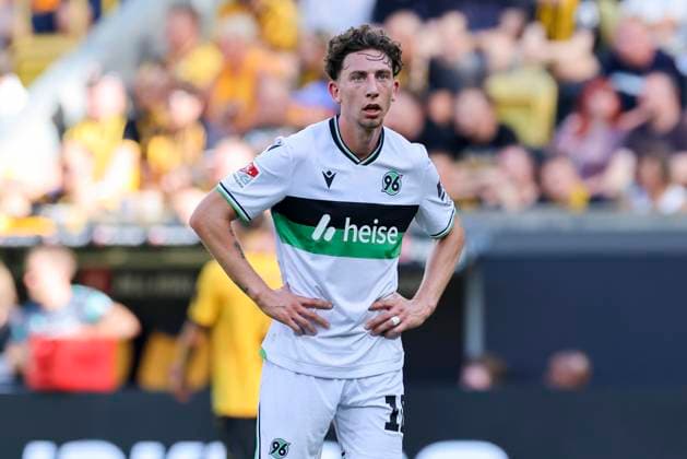 Jannik Rochelt (Hannover 96) schaut enttaeuscht, 2. Bundesliga, Dynamo Dresden v Hannover 96, Rudolf-Harbig-Stadion am 21. September 2025 in Dresden, Deutschland. (Foto von Marco Steinbrenner DeFodi Images) Jannik Rochelt (Hannover 96) looks dejected, 2. Bundesliga, Dynamo Dresden v Hannover 96, Rudolf-Harbig-Stadion, September 21, 2025 in Dresden, Germany. (Photo by Marco Steinbrenner DeFodi Images) Jannik Rochelt Hannover 96 looks dejected, 2 Bundesliga, Dynamo Dresden v Hannover 96, Rudolf Harbig Stadion on September 21, 2025 in Dresden, Germany Photo by Marco Steinbrenner DeFodi Images Jannik Rochelt Hannover 96 looks dejected, 2 Bundesliga, Dynamo Dresden v Hannover 96, Rudolf Harbig Stadion, September 21, 2025 in Dresden, Germany Photo by Marco Steinbrenner DeFodi Images