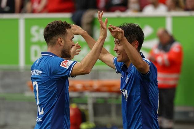 21.09.2025, xhettx, Fussball 2.Bundesliga, Fortuna Duesseldorf - SV Darmstadt 98 v.l. jubel um das Tor von Hiroki Akiyama (SV Darmstadt 98, 16) (DFL DFB REGULATIONS PROHIBIT ANY USE OF PHOTOGRAPHS as IMAGE SEQUENCES and or QUASI-VIDEO) Duesseldorf