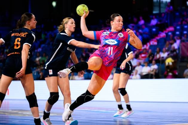 Krefeld: Handball wU18 Laenderspiel - Deutschland - Niederlande Paula Hofer (Deutschland) Krefeld Yala Arena Deutschland