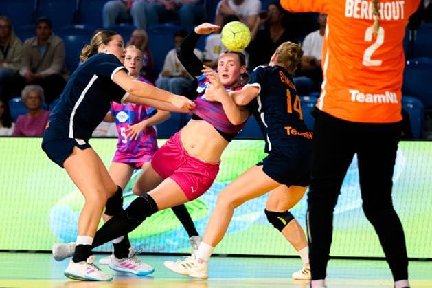 Krefeld: Handball wU18 Laenderspiel - Deutschland - Niederlande Krefeld Yala Arena Deutschland