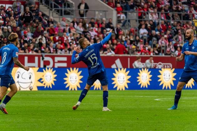 Jubel zum Tor zum 0:2 durch Fabian Nuernberger (SV Darmstadt 98, 15), GER, Fortuna Duesseldorf vs. SV Darmstadt 98, Fussball, 2. Bundesliga, 6. Spieltag, Saison 2025 2026, 21.09.2025, DFL REGULATIONS PROHIBIT ANY USE OF PHOTOGRAPHS AS IMAGE SEQUENCES AND OR QUASI-VIDEO, GER, Fortuna Duesseldorf vs. SV Darmstadt 98, Fussball, 2. Bundesliga, 6. Spieltag, Saison 2025 2026, 21.09.2025 Duesseldorf