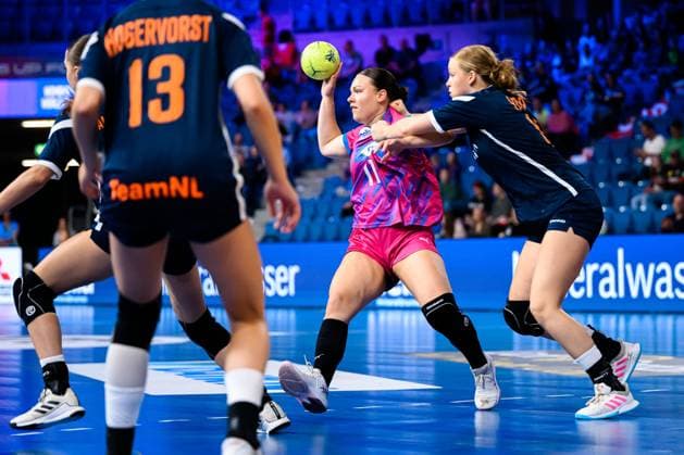 Krefeld: Handball wU18 Laenderspiel - Deutschland - Niederlande Paula Hofer (Deutschland) Krefeld Yala Arena Deutschland