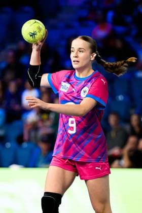 Krefeld: Handball wU18 Laenderspiel - Deutschland - Niederlande Fine Stenzel (Deutschland) Krefeld Yala Arena Deutschland