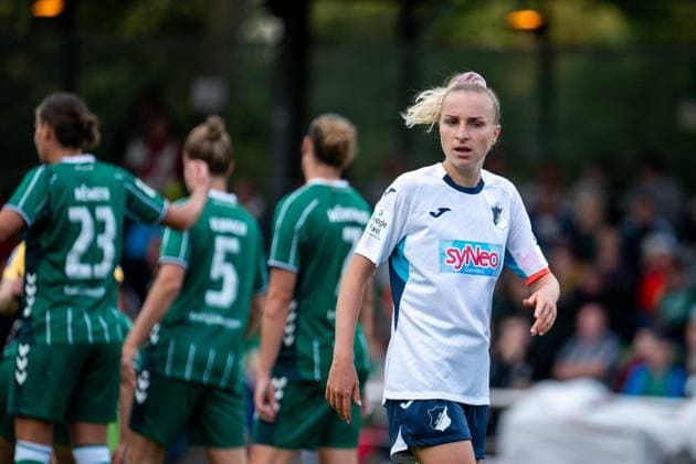Vanessa Diehm (TSG Hoffenheim, 06), GER, SV Werder Bremen vs TSG 1899 Hoffenheim, Fussball Google Pixel Frauen Bundesliga, 3. Spieltag, Saison 2025 2026, 21.09.2025 DFB regulations prohibit any use of photographs as image sequences and or quasi-video Hoffenheim, Fussball Google Pixel Frauen Bundesliga, 3. Spieltag, Saison 2025 2026, 21.09.2025 Bremen Copyright: xEibner-Pressefoto Memmlerx EP_MMR