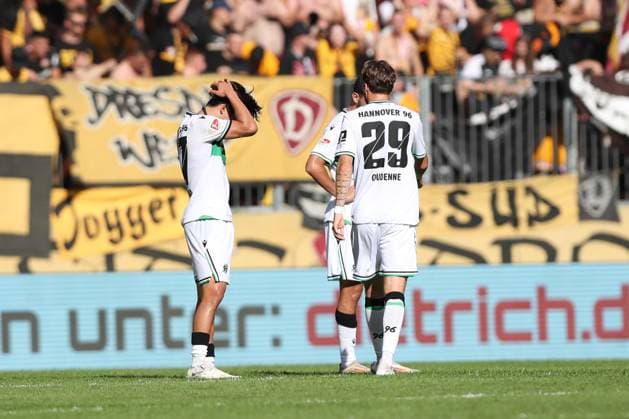 21.09.2025, xtgx, Fussball 2. Bundesliga, SG Dynamo Dresden - Hannover 96 emspor, v.l. Hayate Matsuda (Hannover, 27) enttaeuscht, enttäuscht, schaut enttaeuscht, niedergeschlagen, disappointed (DFL DFB REGULATIONS PROHIBIT ANY USE OF PHOTOGRAPHS as IMAGE SEQUENCES and or QUASI-VIDEO) Dresden