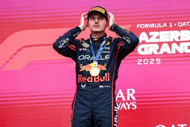 F1 - AZERBAIJAN GRAND PRIX 2025 VERSTAPPEN Max (ned), Red Bull Racing RB21, portrait podium celebration during the 2025 Formula 1 Qatar Airways Azerbaijan Grand Prix, 17th round of the 2025 FIA Formula One World Championship, WM, Weltmeisterschaft from September 19 to 21, 2025 on the Baku City Circuit, in Baku, Azerbaijan - BakuAzerbaijan  Copyright: xEricxAlonsox
