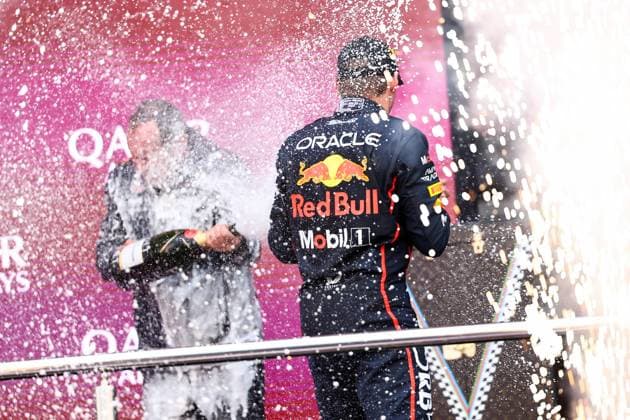 F1 - AZERBAIJAN GRAND PRIX 2025 VERSTAPPEN Max (ned), Red Bull Racing RB21, portrait podium celebration during the 2025 Formula 1 Qatar Airways Azerbaijan Grand Prix, 17th round of the 2025 FIA Formula One World Championship, WM, Weltmeisterschaft from September 19 to 21, 2025 on the Baku City Circuit, in Baku, Azerbaijan - BakuAzerbaijan  Copyright: xEricxAlonsox