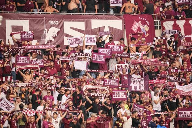 Fans protest against Urbano Cairo during the Serie A soccer match between Torino and Atalanta at the Stadio Olimpico Grande Torino in Turin, north west Italy - Sunday, September 21, 2025. - Soccer .  Copyright: xMarcoxAlpozzi LaPressex