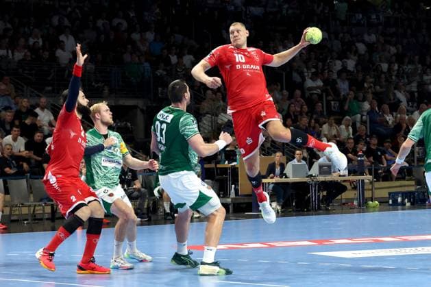 DEU, DHB, 1.HBL, Fuechse Berlin vs. Melsungen, 21.09.2025, Max-Schmeling-Halle, Berlin, DEU, DHB, 1.HBL, Fuechse Berlin vs. Melsungen, im Bild Mijajlo Marsenic (Fuechse Berlin 93), Matthes Langhoff (Fuechse Berlin 25), Dainis Kristopans (MT Melsungen 10)