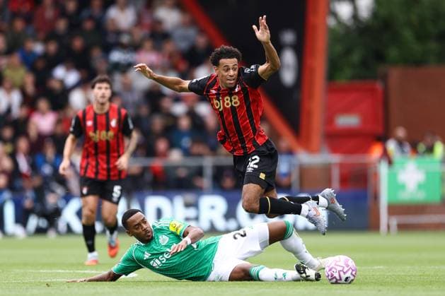 Bournemouth v Newcastle United 21 September 2025, Bournemouth - Premier League Football - Bournemouth v Newcastle United - Joe Willock of Newcastle United tackles Tyler Adams of Bournemouth - Photo: Jacques Feeney Offside. Bournemouth UK Copyright: xJacquesxFeeneyx xOffsidexOffside