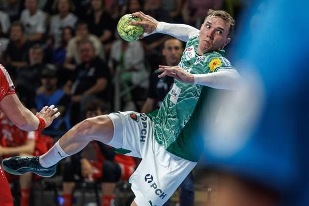 Berlin, 21.09.2025, Handball: Bundesliga, Fuechse Berlin - MT Melsungen, 5. Spieltag, Max-Schmeling-Halle. Lasse Andersson (Fuechse Berlin) wirft den Ball auf das Tor. Fuechse Berlin - MT Melsungen