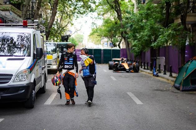 F1 - AZERBAIJAN GRAND PRIX 2025 PIASTRI Oscar (aus), McLaren F1 Team MCL39, portrait walking in the streets after his crash on the first lap during the 2025 Formula 1 Qatar Airways Azerbaijan Grand Prix, 17th round of the 2025 FIA Formula One World Championship, WM, Weltmeisterschaft from September 19 to 21, 2025 on the Baku City Circuit, in Baku, Azerbaijan - BakuAzerbaijan  Copyright: xFLORENTxGOODENx