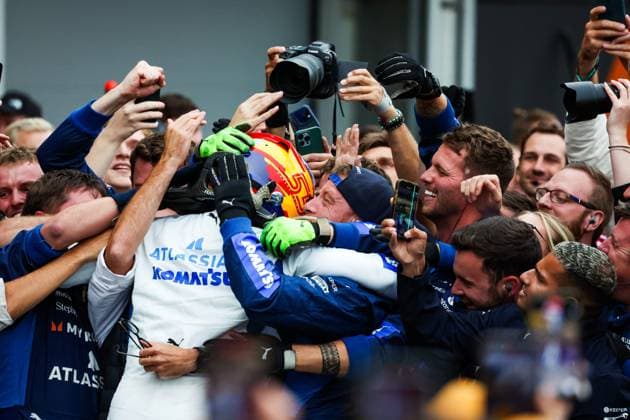 F1 - AZERBAIJAN GRAND PRIX 2025 SAINZ Carlos (spa), Williams Racing FW47, portrait podium during the 2025 Formula 1 Qatar Airways Azerbaijan Grand Prix, 17th round of the 2025 FIA Formula One World Championship, WM, Weltmeisterschaft from September 19 to 21, 2025 on the Baku City Circuit, in Baku, Azerbaijan - BakuAzerbaijan  Copyright: xFLORENTxGOODENx