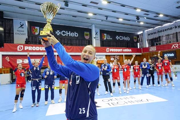 Women s World Handball Championship Qualifiers Czech Republic Norway Cheb, Czech Republic 20250921 Norway s Katrine Lunde celebrates after winning the women s handball friendly match between the Czech Republic and Norway at Sports hall TJ Lokomotiva Photo Terje Pedersen NTB Cheb Czech Republic EDITORIAL USE ONLY RESTRICTED USE FOR BETTING COMPANIES  Copyright: xTerjexPedersenx xNTBx