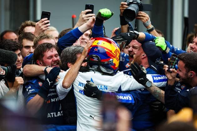 F1 - AZERBAIJAN GRAND PRIX 2025 SAINZ Carlos (spa), Williams Racing FW47, portrait podium during the 2025 Formula 1 Qatar Airways Azerbaijan Grand Prix, 17th round of the 2025 FIA Formula One World Championship, WM, Weltmeisterschaft from September 19 to 21, 2025 on the Baku City Circuit, in Baku, Azerbaijan - BakuAzerbaijan  Copyright: xFLORENTxGOODENx
