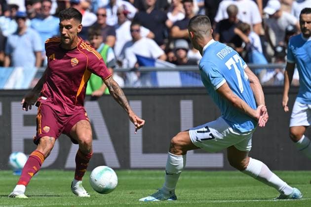 Soccer, serie A Enilive match, SS Lazio v AS Roma Lorenzo Pellegrini of AS Roma,Adam Marusic of SS Lazio during the serie A Enilive match between SS Lazio v Roma at olimpico stadium in Rome September 21st, 2025 Imago-Images Emmefoto Copyright: xImago-Images Emmefotox