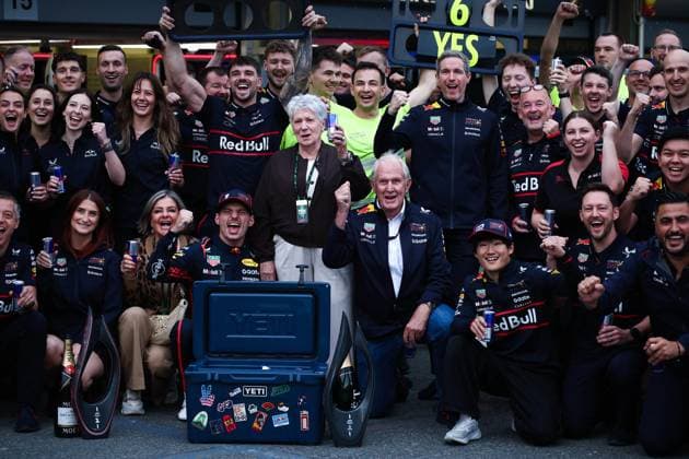 F1 - AZERBAIJAN GRAND PRIX 2025 VERSTAPPEN Max (ned), Red Bull Racing RB21, portrait, MARKO Helmut (aut), Drivers™ Manager of Red Bull Racing, portrait and TSUNODA Yuki (jap), Red Bull Racing RB21, portrait, celebration during the 2025 Formula 1 Qatar Airways Azerbaijan Grand Prix, 17th round of the 2025 FIA Formula One World Championship, WM, Weltmeisterschaft from September 19 to 21, 2025 on the Baku City Circuit, in Baku, Azerbaijan - BakuAzerbaijan Copyright: xEricxAlonsox