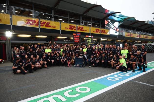 F1 - AZERBAIJAN GRAND PRIX 2025 VERSTAPPEN Max (ned), Red Bull Racing RB21, portrait celebration during the 2025 Formula 1 Qatar Airways Azerbaijan Grand Prix, 17th round of the 2025 FIA Formula One World Championship, WM, Weltmeisterschaft from September 19 to 21, 2025 on the Baku City Circuit, in Baku, Azerbaijan - BakuAzerbaijan  Copyright: xEricxAlonsox