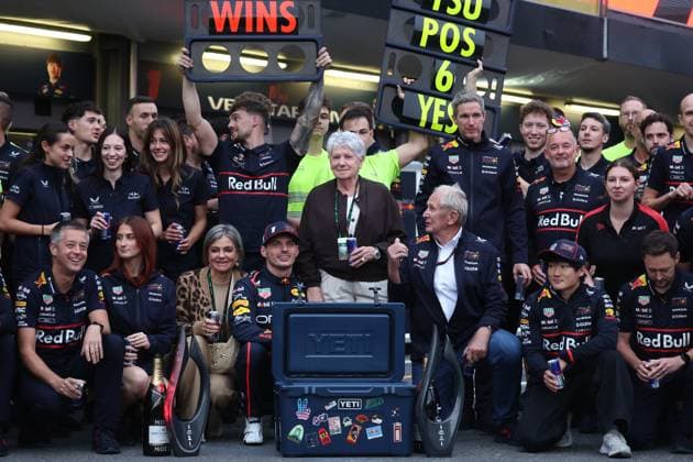 F1 Grand Prix Of Azerbaijan 2025 Max Verstappen of Red Bull Racing, Helmut Marko and Yuki Tsunoda of Red Bull Racing after the Formula 1 Grand Prix of Azerbaijan at Baku City Circuit in Baku, Azerbaijan on September 21, 2025. Baku Azerbaijan  Copyright: xJakubxPorzyckix originalFilename:porzycki-f1grandp250921_npj7K.jpg