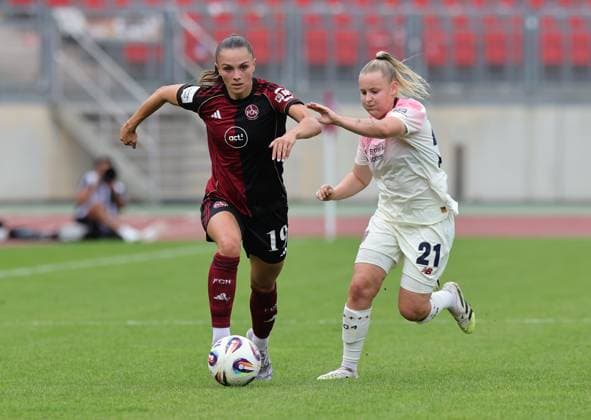 21.09.2025 - Fussball - Saison 2025 2026 - 1. Google Pixel Frauen Bundesliga - 03. Spieltag: 1. FC Nürnberg FCN ( Club Clubfrauen ) - Bayer 04 Leverkusen - Sportfoto Zink DaMa - xdaxma - Sanja Homann (19, 1. FC Nürnberg FCN ) Vanessa Fudalla (21, Bayer 04 Leverkusen )