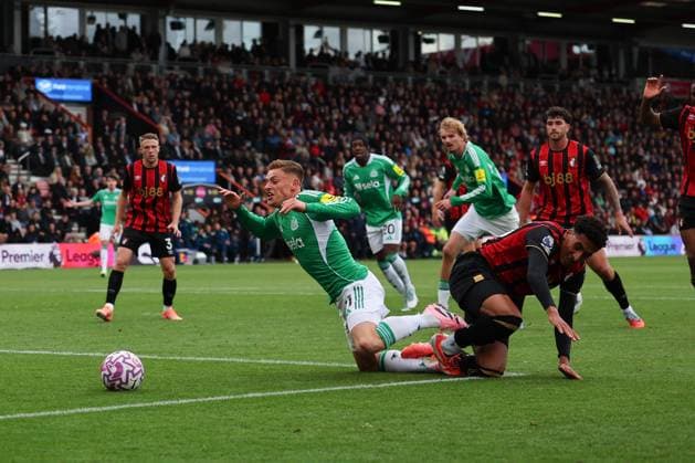 Football - 2025 2026 Premier League - AFC Bournemouth vs Newcastle United - Vitality Stadium - Sunday 21st September 2025 James Hill of Bournemouth tackles Harvey Barnes of Newcastle United during the Premier League match at the Vitality Stadium COLORSPORT Shaun Boggust 