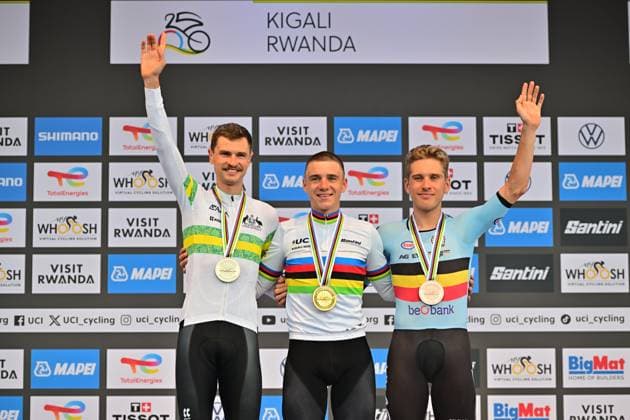 EVENEPOEL Remco ,VINE Jay, VAN WILDER Ilan ITT UCI Road World Championships 2025 Remco EVENEPOEL (Belgien) gewinnt Einzelzeitfahren Männer Elite Straßen-Weltmeisterschaft im Radsport 2025 vor VINE Jay (Australia) und VAN WILDER Ilan (Belgium) Road World Championships 2025 UCI Cycling WM 40,6 km Kigali, Ruanda, World Championships WE - ITT (WC). 21.09.2025