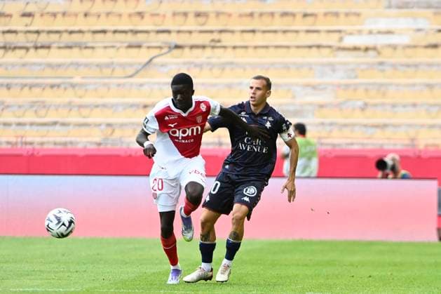 FOOTBALL : MONACO vs METZ - ligue 1 - 21 9 25 Monaco™s defender 20 Kassoum Ouattara and Metz™s 10 Gauthier Hein during the French L1 2025-2026 season football match between AS Monaco and FC Metz at Louis II stadium of Monaco, south France, on September 21, 2025. MONACOMonaco  Copyright: xfredxDIDES psnewzx