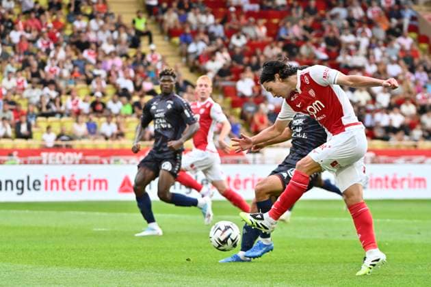 FOOTBALL : MONACO vs METZ - ligue 1 - 21 9 25 Monaco™s midfielder 18 Takumi Minamino passes the ball for scores a goal during the French L1 2025-2026 season football match between AS Monaco and FC Metz at Louis II stadium of Monaco, south France, on September 21, 2025. MONACOMonaco  Copyright: xfredxDIDES psnewzx