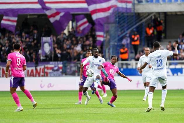 AJ Auxerre v Toulouse FC - Ligue 1 McDonald s 2025 2026 42 Elisha OWUSU (aja) - 10 Yann GBOHO (tfc) during the Ligue 1 McDonald s match between Auxerre and Toulouse at Stade Abbe Deschamps on September 21, 2025 in Auxerre, France. Auxerre France  Copyright: xFEPx 776348131