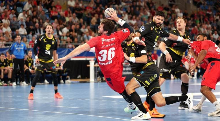 21.09.2025, Deutschland, Bietigheim, Handball 2. Bundesliga, SG BBM Bietigheim vs. HSC 2000 Coburg, Jonathan Fischer (BBM)