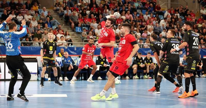 21.09.2025, Deutschland, Bietigheim, Handball 2. Bundesliga, SG BBM Bietigheim vs. HSC 2000 Coburg, Jonathan Fischer (BBM)