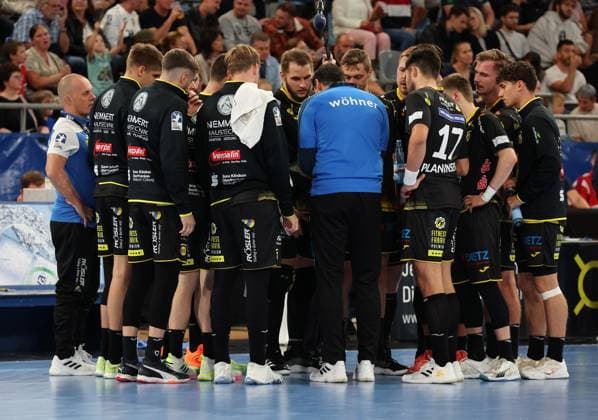 21.09.2025, Deutschland, Bietigheim, Handball 2. Bundesliga, SG BBM Bietigheim vs. HSC 2000 Coburg, Auszeit Coburg