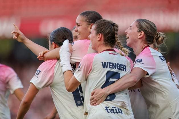DEU, Nürnberg, FC Nürnberg vs Bayer Leverkusen, Google Pixel Bundesliga, DFB, Saison 2526, Max-Morlock-Stadion, 3. Spieltag, im Bild: Tor und Jubel, 0:1 durch Loreen Bender (Bayer Leverkusen 19), Sieg für Leverkusen gegen Nürnberg DFB DFL REGULATIONS PROHIBIT ANY USE OF PHOTOGRAPHS AS IMAGE SEQUENCES AND OR QUASI-VIDEO, 21.09.2025, Copyright: HMBxMedia HendrikxHamelau