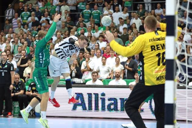 Handball DAIKIN HBL: SC DHfK Leipzig vs. THW Kiel; 21.09.2025 Elias Ellefsen a Skipagötu (71, THW Kiel) wirft aufs Tor. Handball, DAIKIN HBL, 1. Bundesliga, Saison 2025 2026, 5. Spieltag: SC DHfK Leipzig vs. THW Kiel am 21.09.2025 in der Quarterback Immobilien Arena Leipzig. Copyright: xBEAUTIFULxSPORTS JanxKaeferx