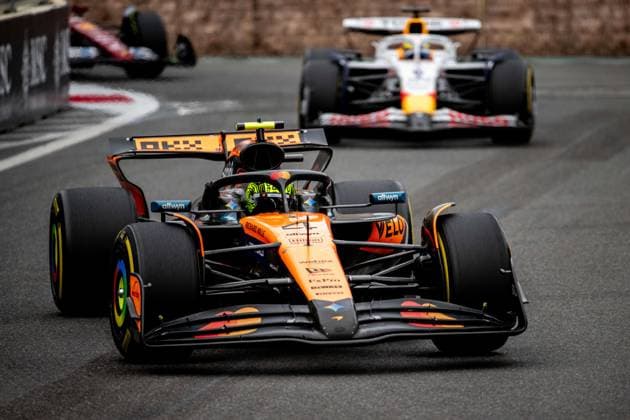F1 - AZERBAIJAN GRAND PRIX 2025 04 NORRIS Lando (gbr), McLaren F1 Team MCL39, action during the 2025 Formula 1 Qatar Airways Azerbaijan Grand Prix, 17th round of the 2025 FIA Formula One World Championship, WM, Weltmeisterschaft from September 19 to 21, 2025 on the Baku City Circuit, in Baku, Azerbaijan - BakuAzerbaijan  Copyright: xALBERTOxVIMERCATIx