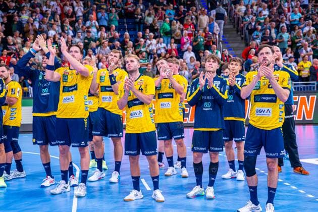 (v.l.), TSV Hannover-Burgdorf (grün) gegen Rhein-Neckar Löwen (gelb) am 5. Spieltag der Saison 2025 2026 in der DAIKIN Handball-Bundesliga (21.09.2025, ZAG Arena (Hannover, GER), Copyright: xJanxGuentherx xTSVxHannover-Burgdorfx
