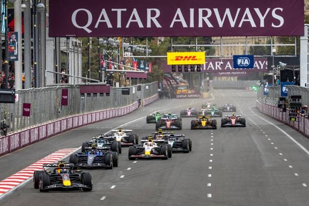 Formel 1 GP Baku Azerbaijan. Sonntag, 21.09.2025 Restart Max Verstappen 1, Oracle Red Bull Racing und Carlos Sainz 55, Williams Racing und Liam Lawson 30, Visa Cash App RB Formula One Team; Formel 1 GP Baku Azerbaijan. Sonntag, 21.09.2025 Copyright: xBEAUTIFULxSPORTS Erlhofx