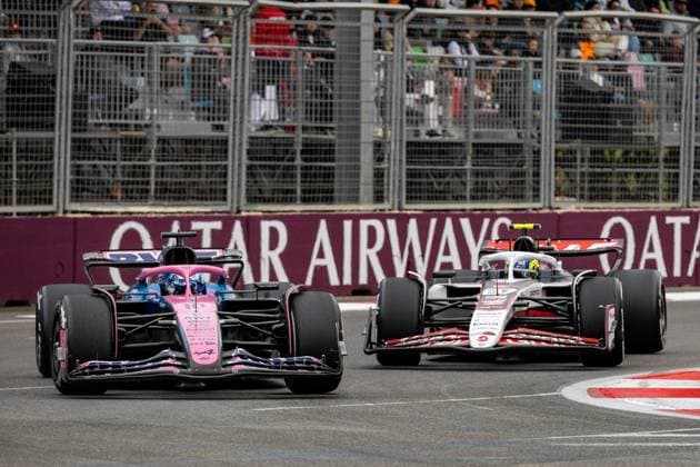Formel 1 GP Baku Azerbaijan. Sonntag, 21.09.2025 Pierre Gasly 10, BWT Alpine F1 Team und Oliver Bearman 87, MoneyGram Haas F1 Team; Formel 1 GP Baku Azerbaijan. Sonntag, 21.09.2025 Copyright: xBEAUTIFULxSPORTS Erlhofx