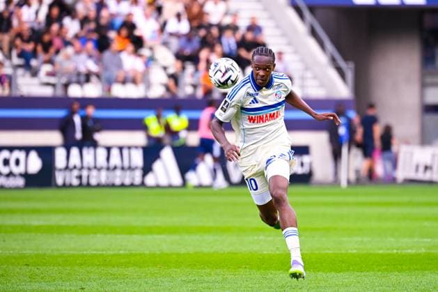FOOTBALL : Paris FC vs Strasbourg - Ligue 1 - 21 09 2025 Emanuel EMEGHA ( 10 - Strasbourg ) during the Ligue 1 match between Paris FC and RC Strasbourg Alsace at Stade Jean Bouin on September 21, 2025 in Paris, France. ( Photo by Federico Pestellini PsnewZ ) - ParisFrance  Copyright: xFedericoxPestellinix