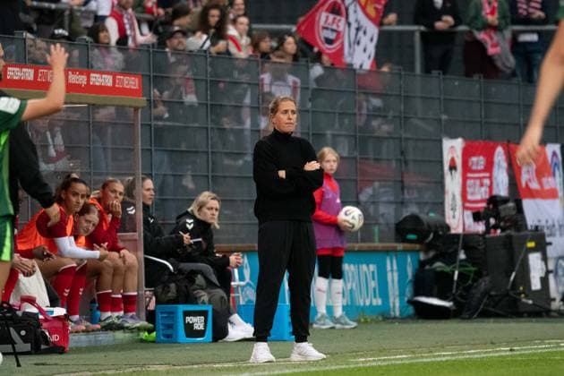 1. FC Köln Headcoach Britta Carlson during the Google Pixel Frauen-Bundesliga between 1. FC Köln v. VfL Wolfsburg and VfL Wolfsburg at Franz-Kremer-Stadion in Cologne, Germany. Copyright: xQianruxZhang SPPx Sportspressphoto_SPR30021